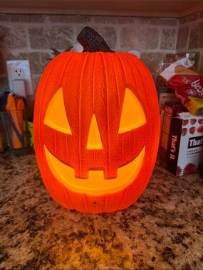 Haunted Halloween Light up & Sound Blow Mold Jack o Lantern Pumpkin 🎃
